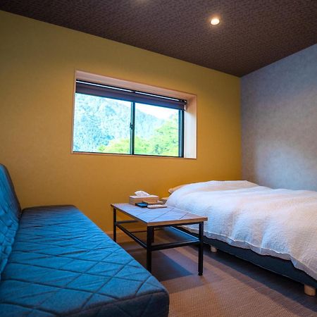 Locomotion Coffee And Bed Татеяма Экстерьер фото