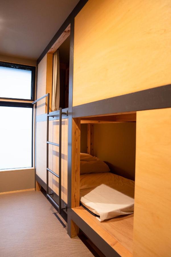 Locomotion Coffee And Bed Татеяма Экстерьер фото