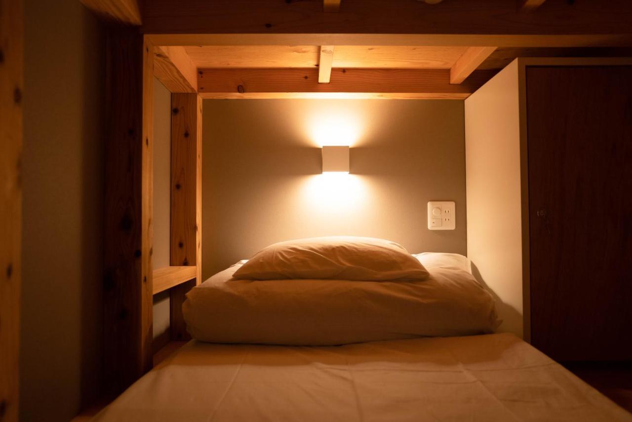 Locomotion Coffee And Bed Татеяма Экстерьер фото